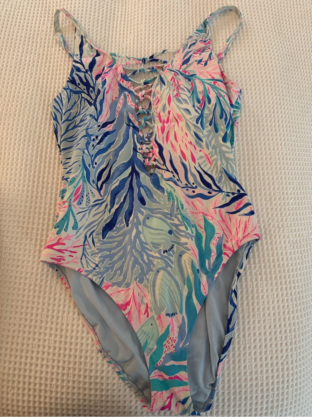 Lilly Pulitzer Isle lattice one piece swimsuit in Colorful Coral print - size 14